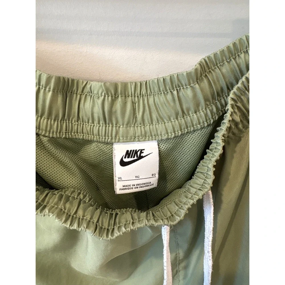 Nike logo waistband